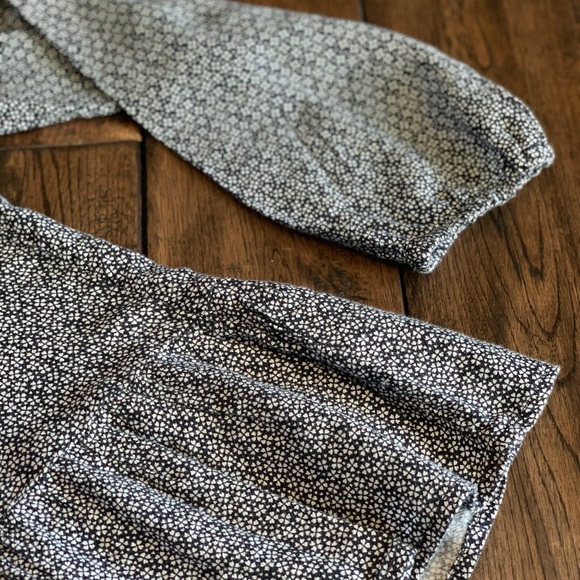 ⚡️2/$25⚡️GAP Kids Long-Sleeved Peplum Tee - Picture 3 of 4